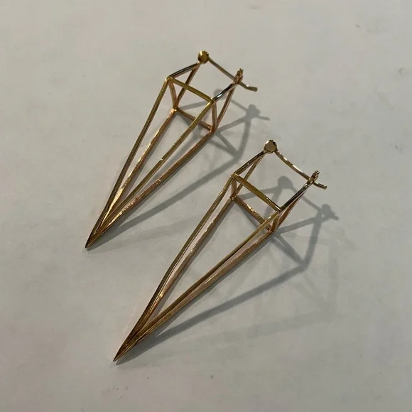 Tawapa Diamond Cube Earrings - Picture 5 of 13